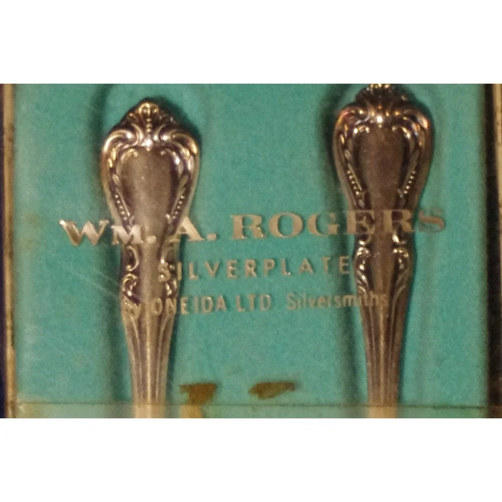 Vintage‎ Wm. A. Rogers Oneida Silverplate Flatware Baby Fork & Spoon Set in Box